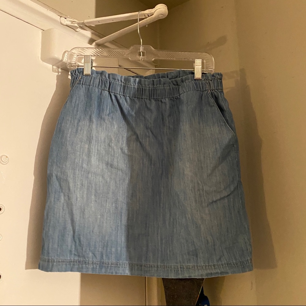 NWOT demin high waist skirt (stretch)